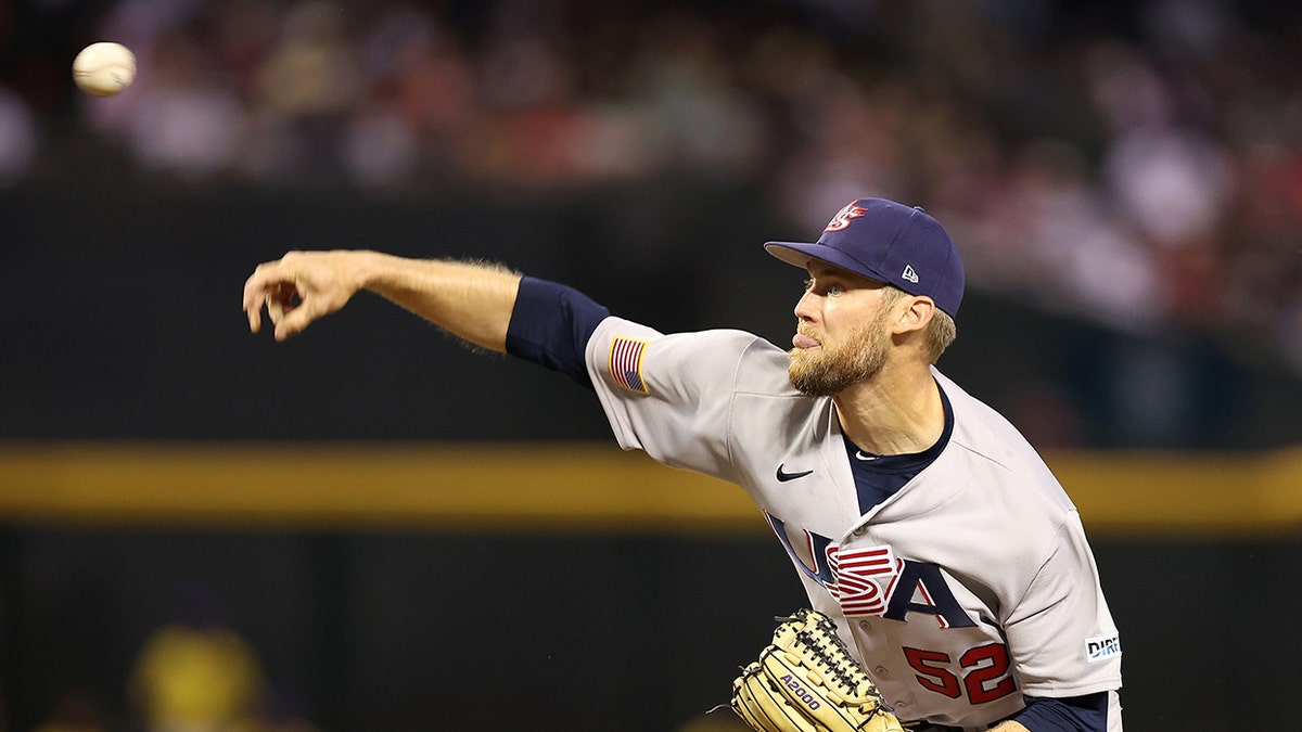 Daniel Bard pitches for Team USA