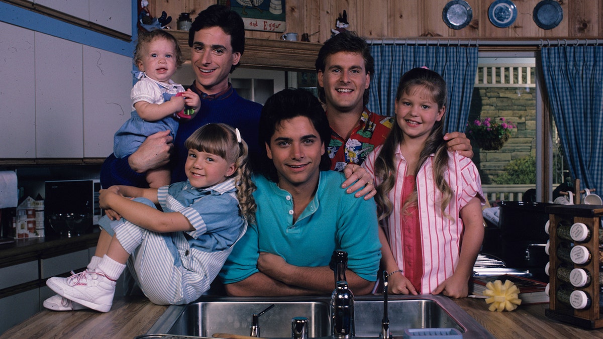 A promotional photo for the first season of "Full House"