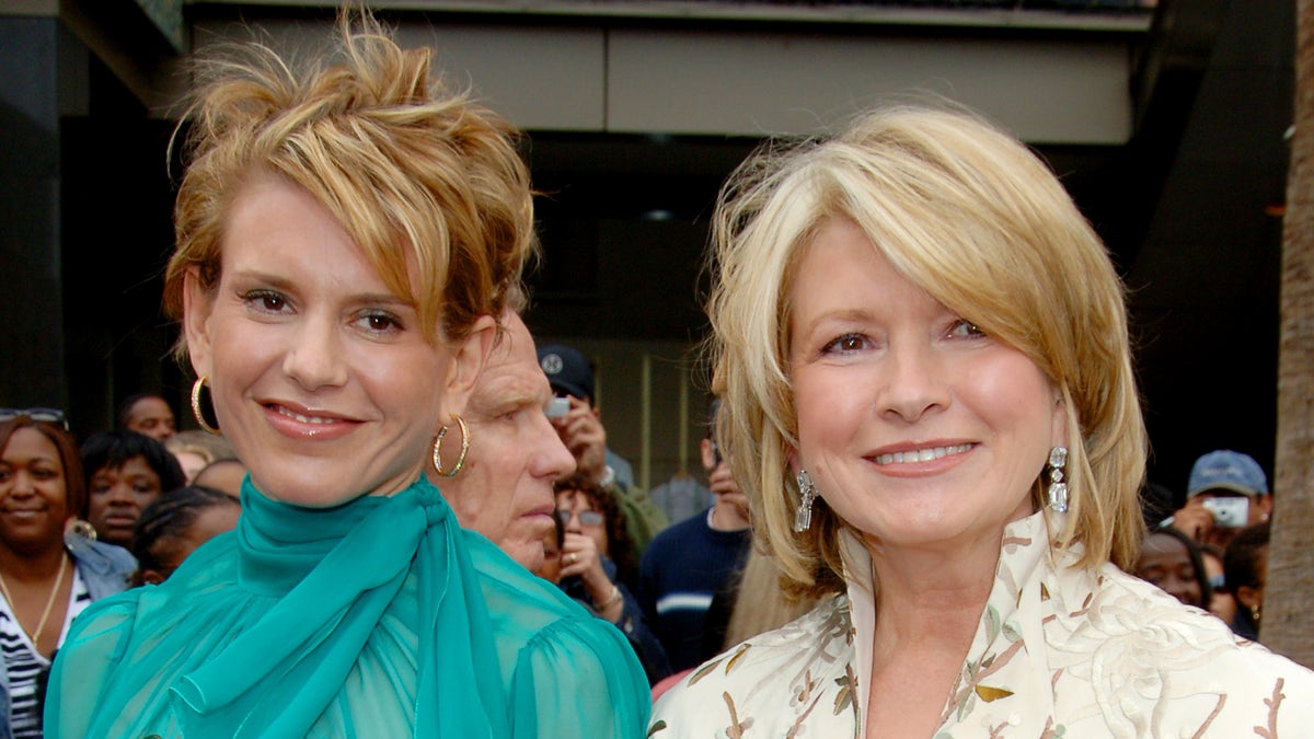 Martha Stewart Has High Dating Expectations, But Isn't Ready To 'take ...