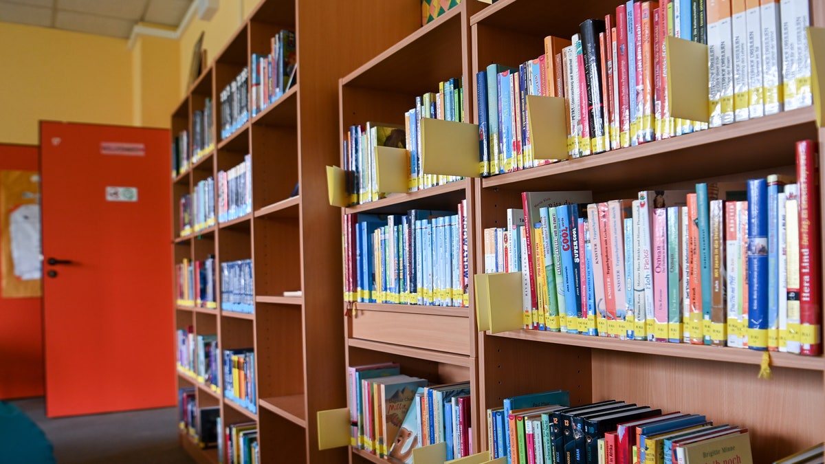 22 August 2022, Berlin: The school library at the school in Köllnische Heide in Neukölln. Photo: Jens Kalaene/dpa (Photo by Jens Kalaene/picture alliance via Getty Images)