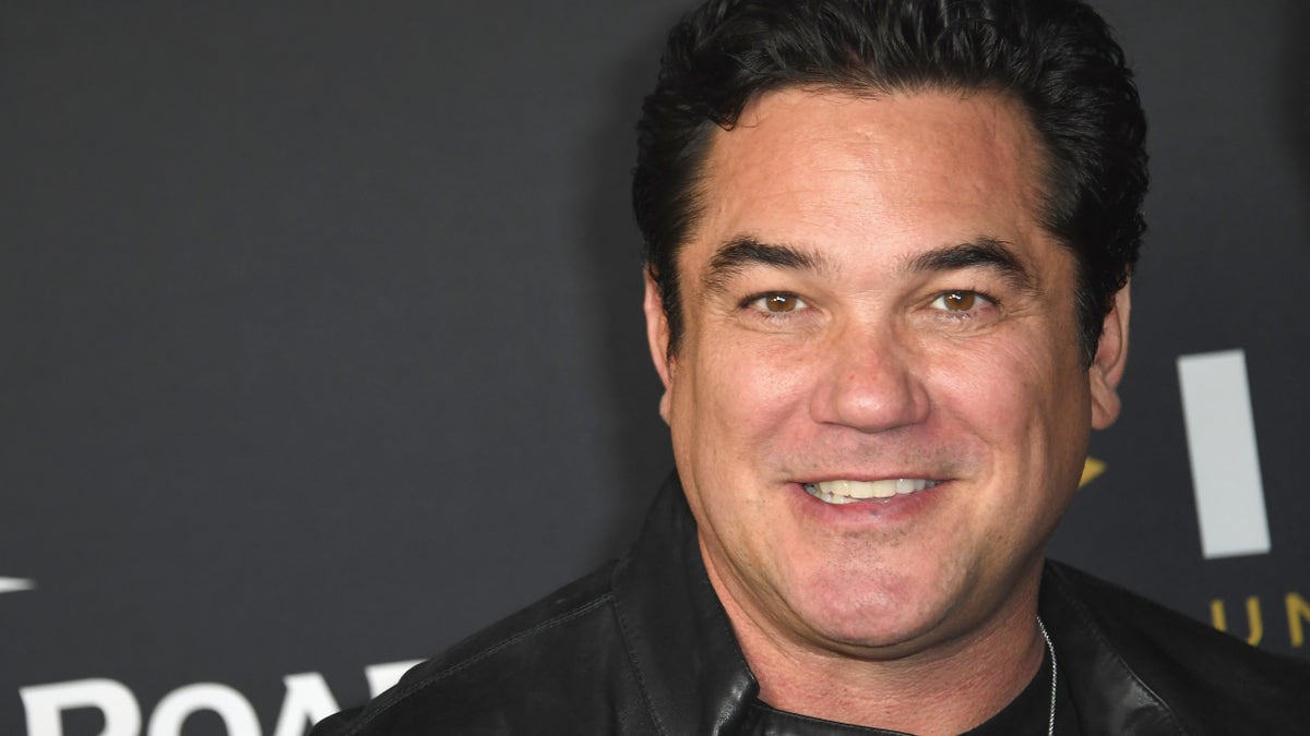 Dean Cain smiling