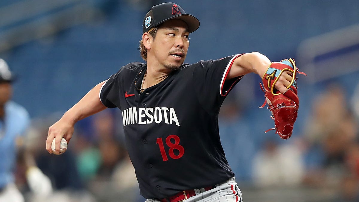 Kenta Maeda pitches against the Rays