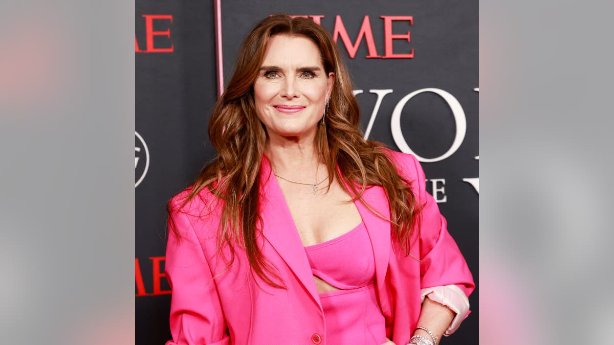 Brooke Shields wearing pink on the red carpet