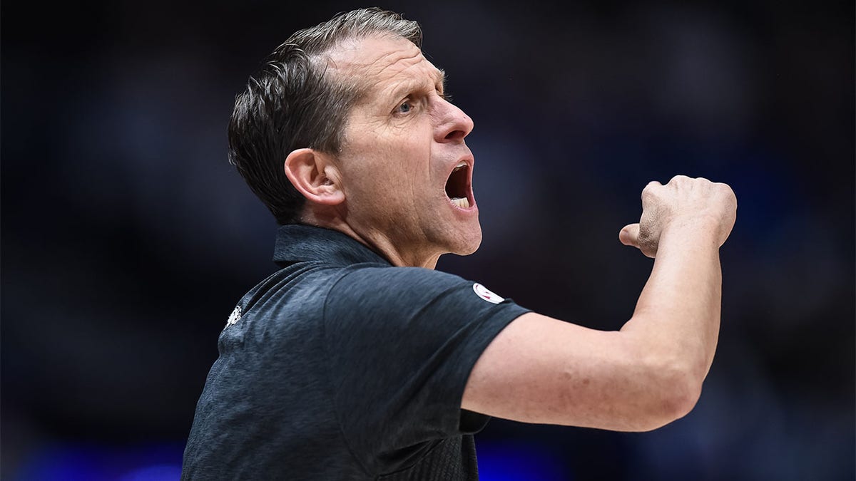 Eric Musselman coaches against Texas A&M