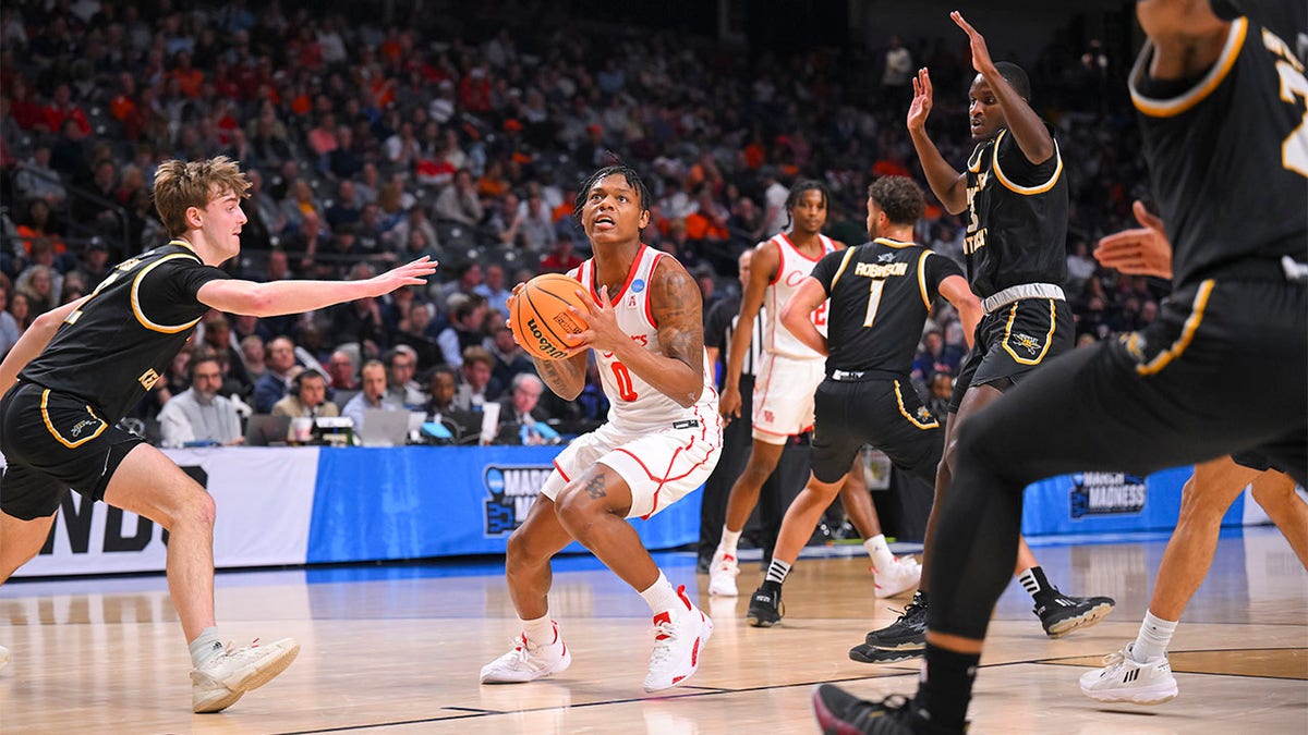 Marcus Sasser plays in the NCAA Tournament