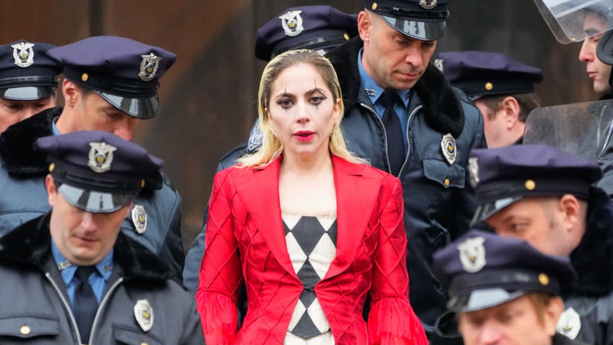 Lady Gaga spotted for first time in costume as Harley Quinn on NYC ...