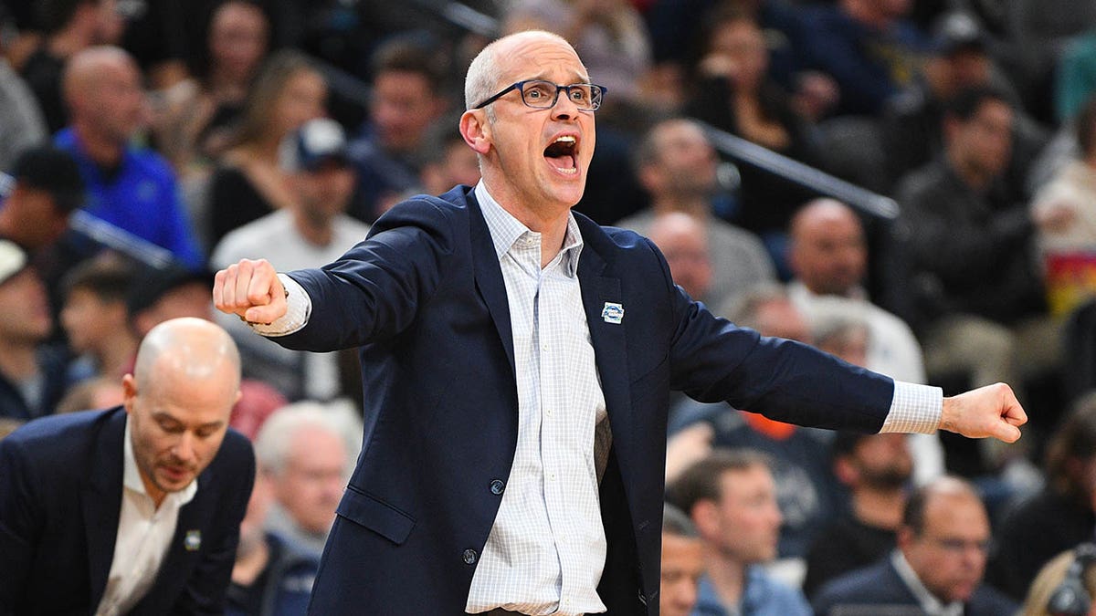 Dan Hurley during the Elite Eight round of the NCAA Tournament