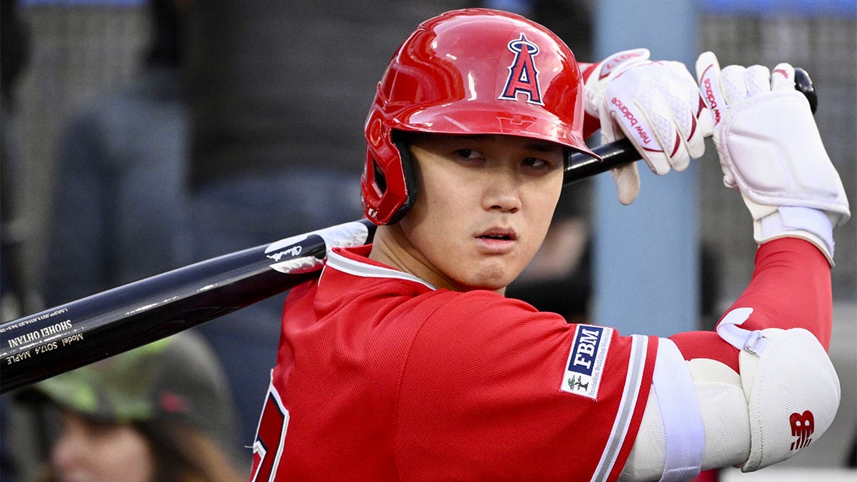 Shohei Ohtani plays against the Dodgers