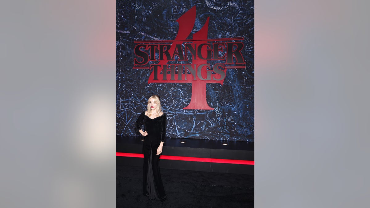 Grace Van Dien "Stranger Things" premiere