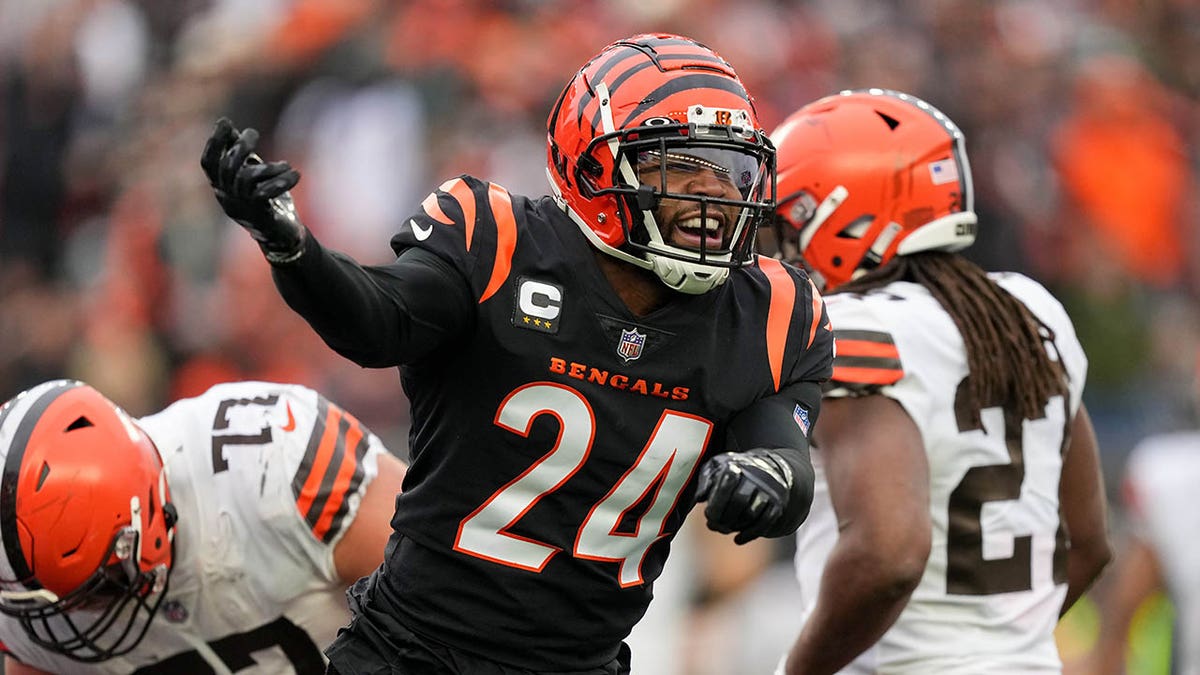 Vonn Bell reacts during an NFL games against the bengals