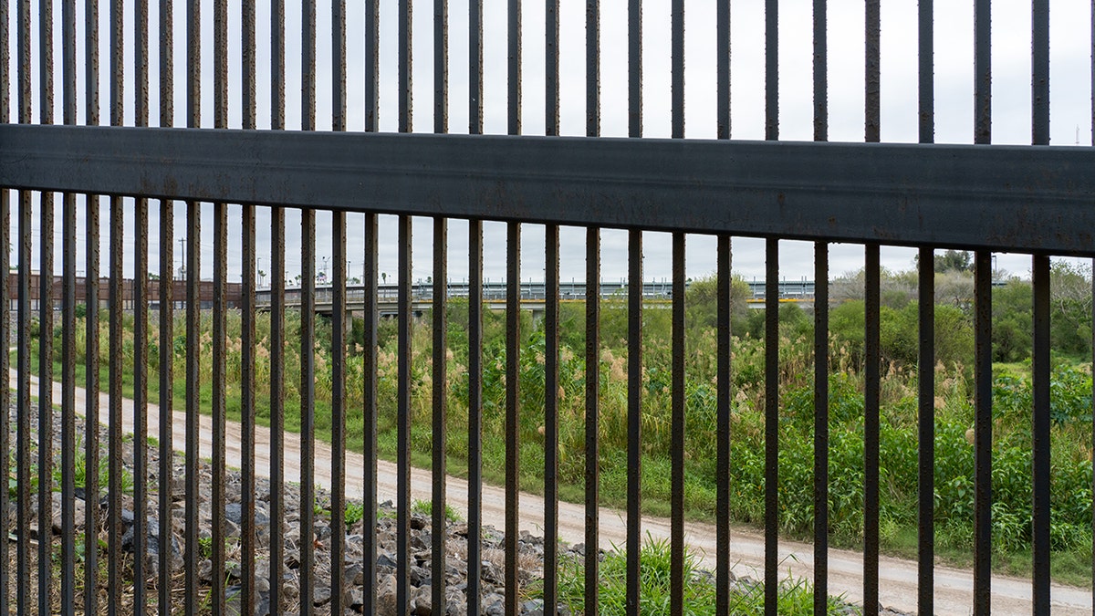 A border fence