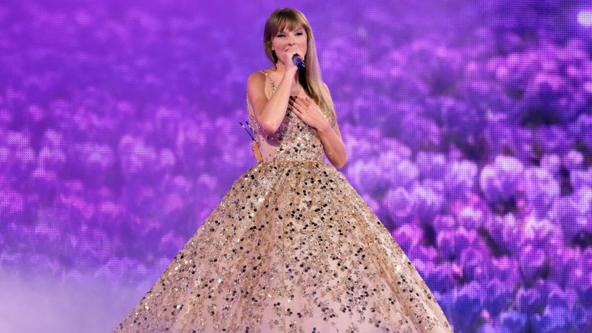 taylor swift in ball gown