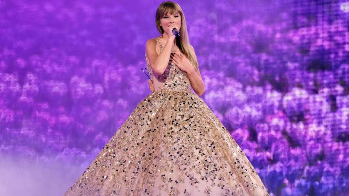 taylor swift in ball gown