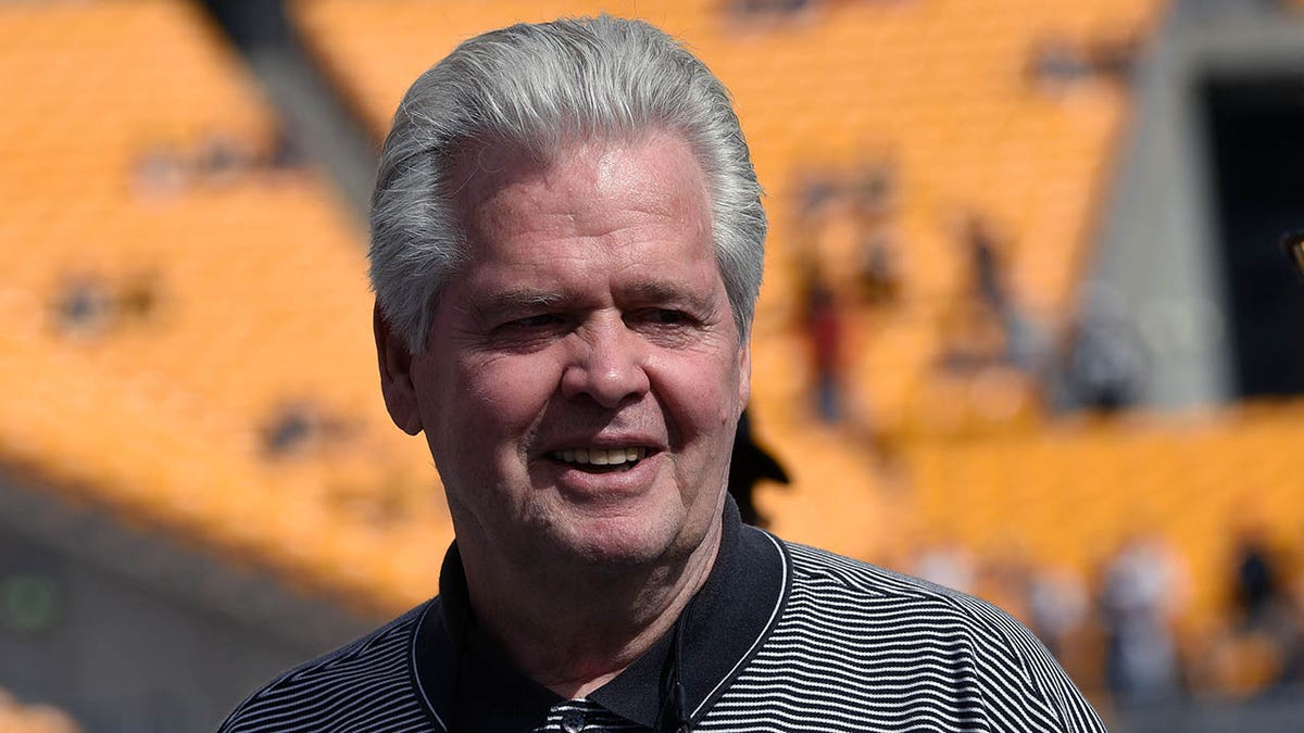 Former Steelers director of personnel Dick Haley on the sidelines before an NFL game in 2014