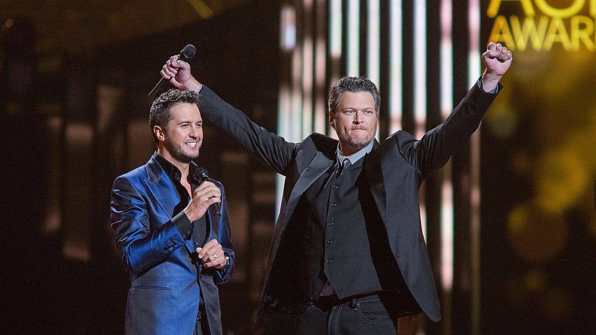 Luke Bryan and Blake Shelton hosting the ACMs in 2015