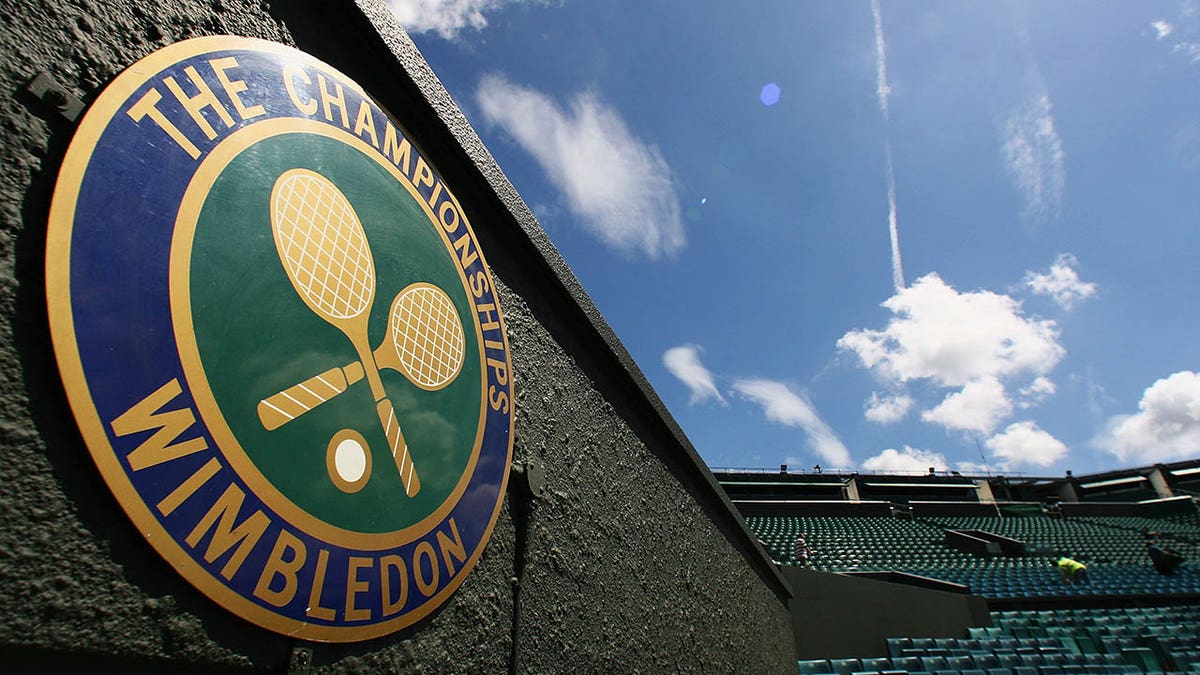 The Wimbledon logo in 2007