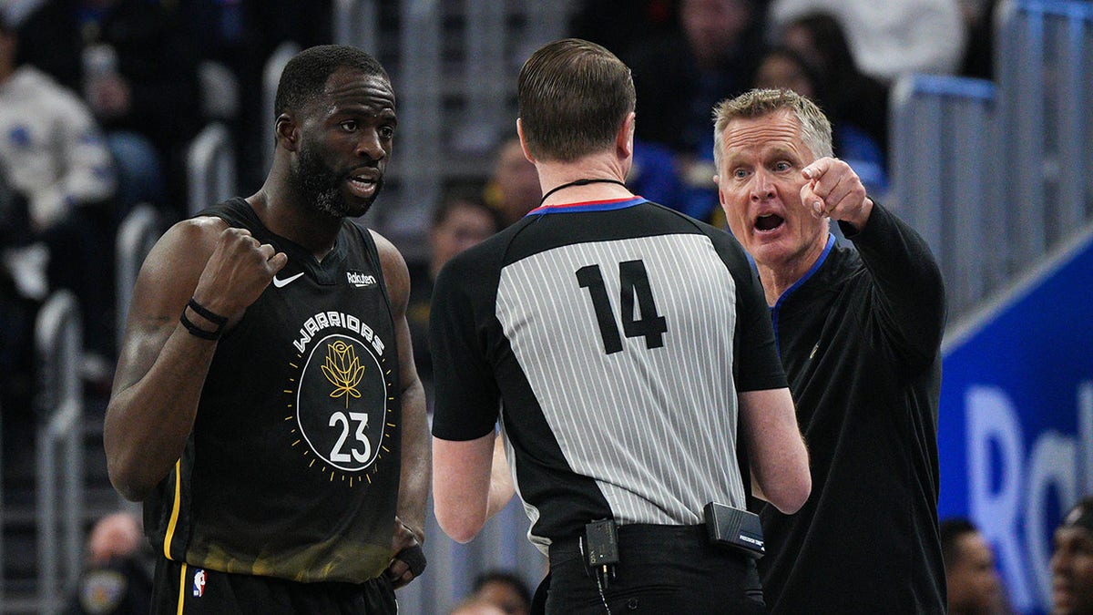 Warriors' Draymond Green Appears To Kick Pelicans' Herb Jones During ...