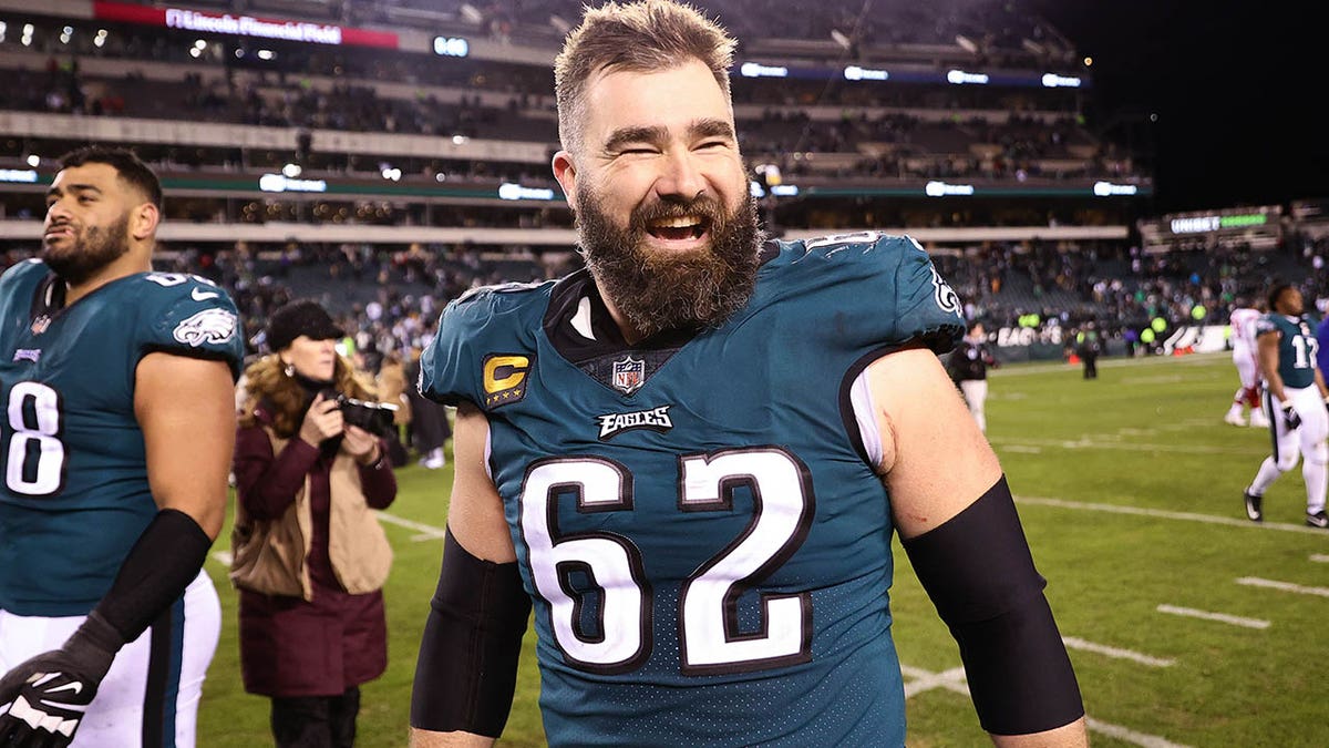 Jason Kelce contra os gigantes