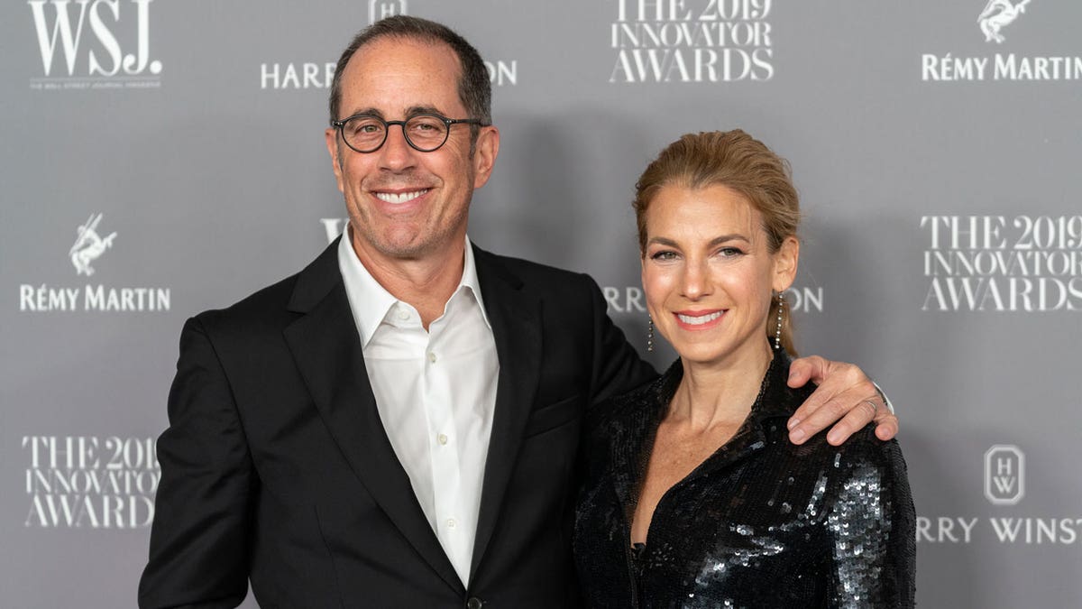Jerry and Jessica Seinfeld astatine an event