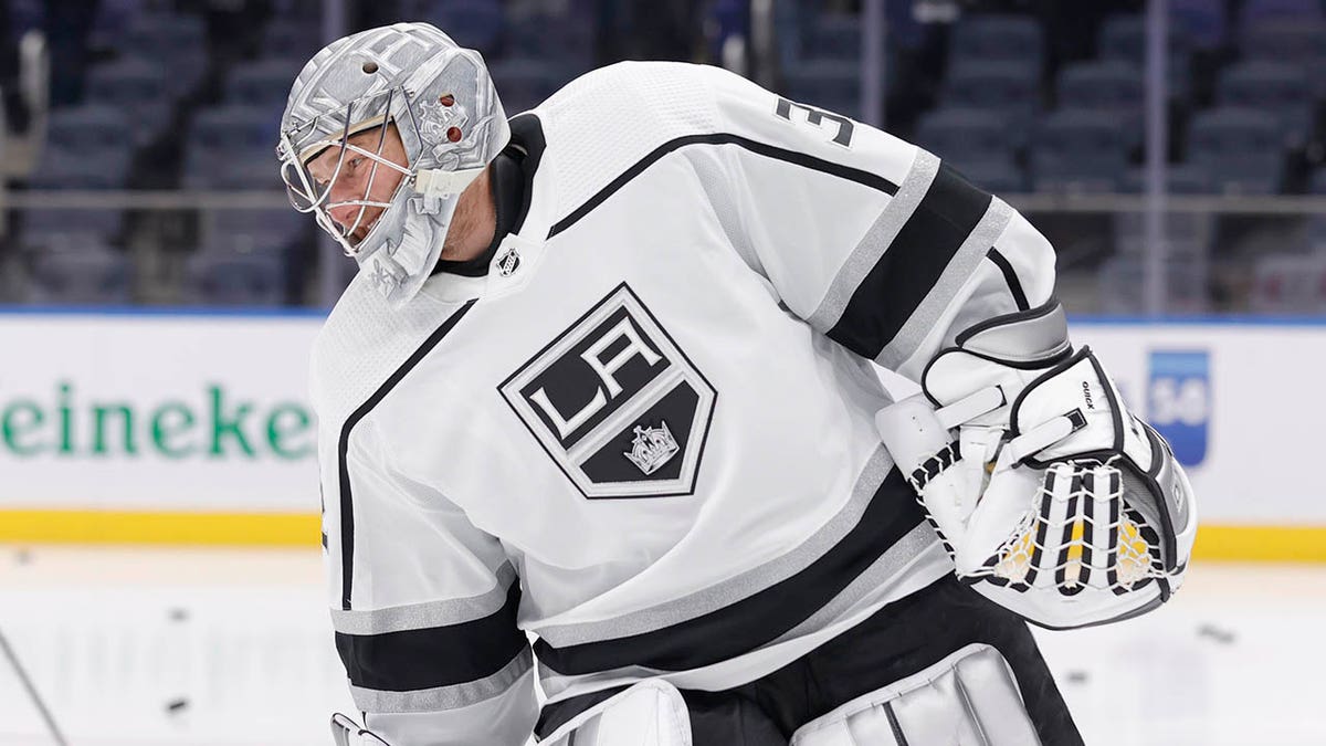 Kings Trade Goalie Jonathan Quick After 16 Years in LA – NBC Los