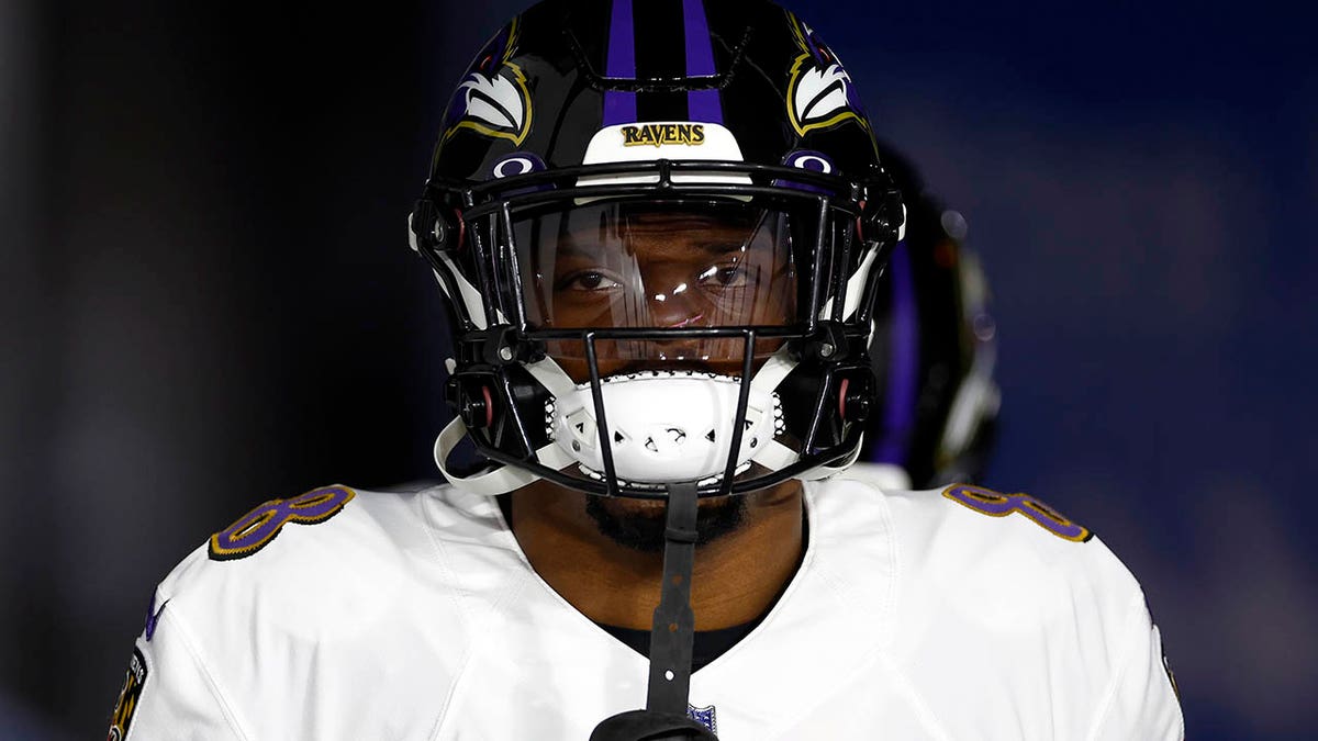 Lamar Jackson's NFL colleagues turn up the heat after Ravens tag him, teams  reportedly deny interest