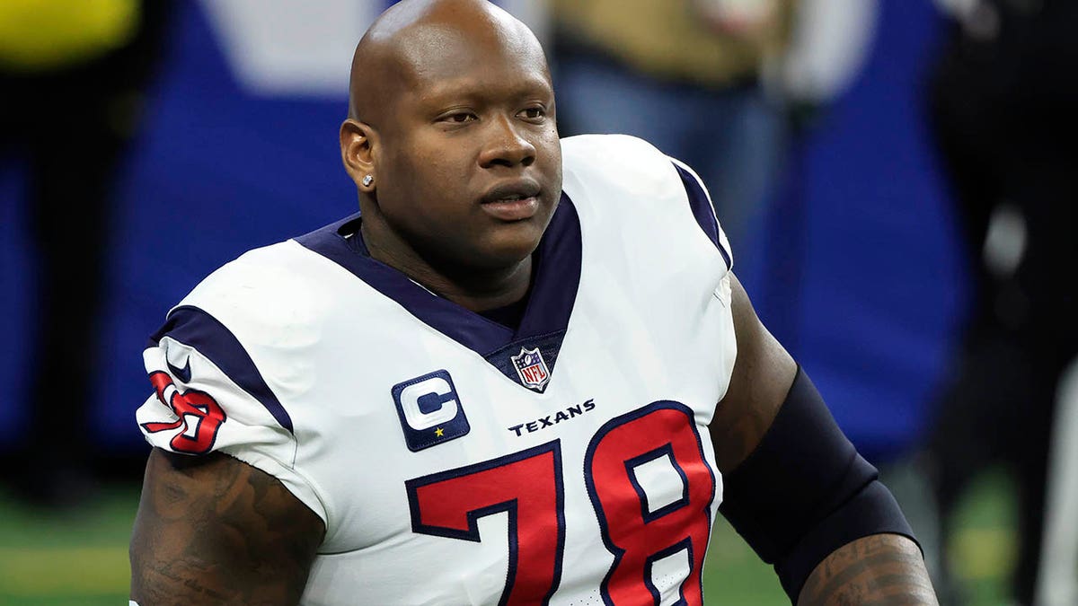 Laremy Tunsil tweets the perfect reaction to reported historic contract extension with Texans