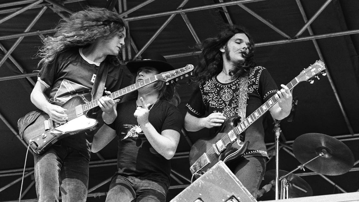 Lynyrd Skynyrd band members perform in Oakland in 1976