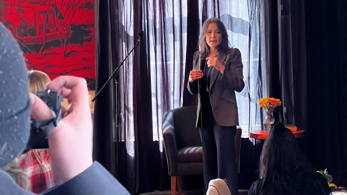 Marianne Williamson in New Hampshire