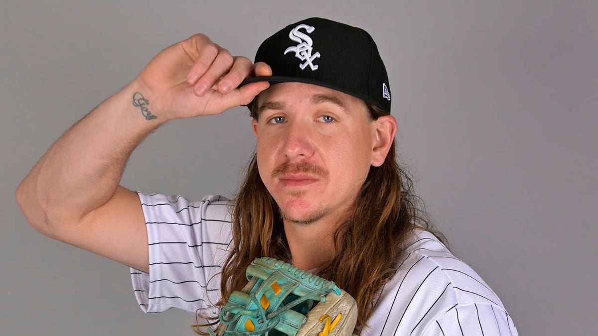 Mike Clevinger on picture day