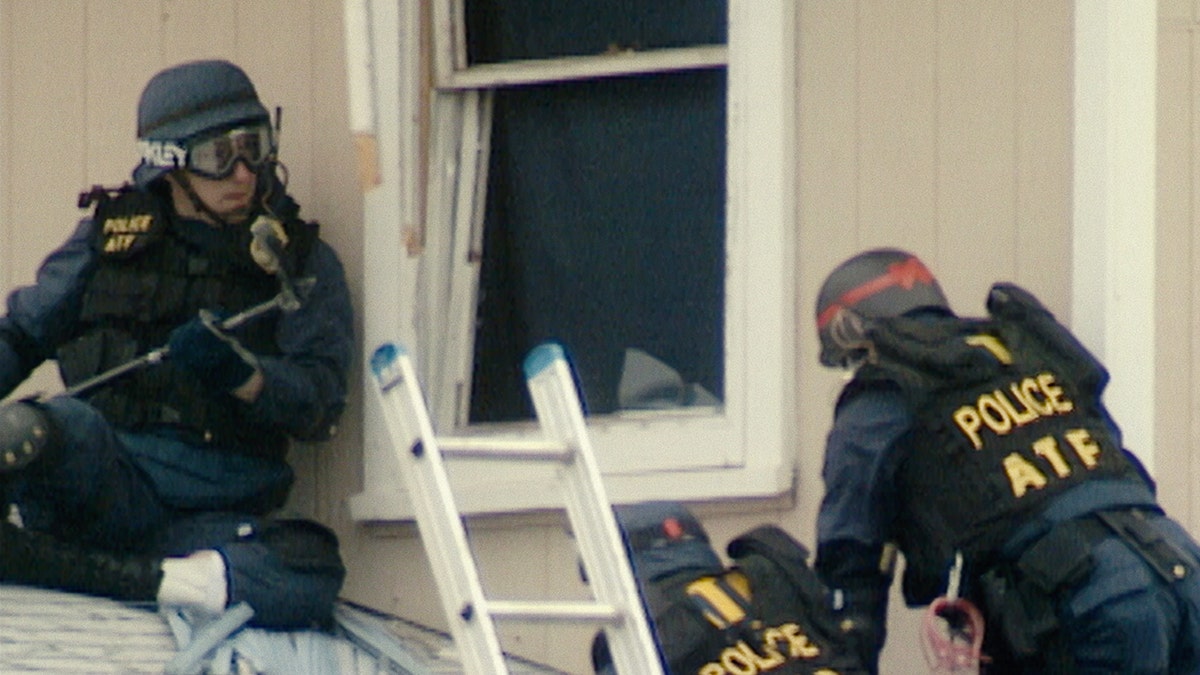 FBI entering Mount Carmel outside Waco, Texas