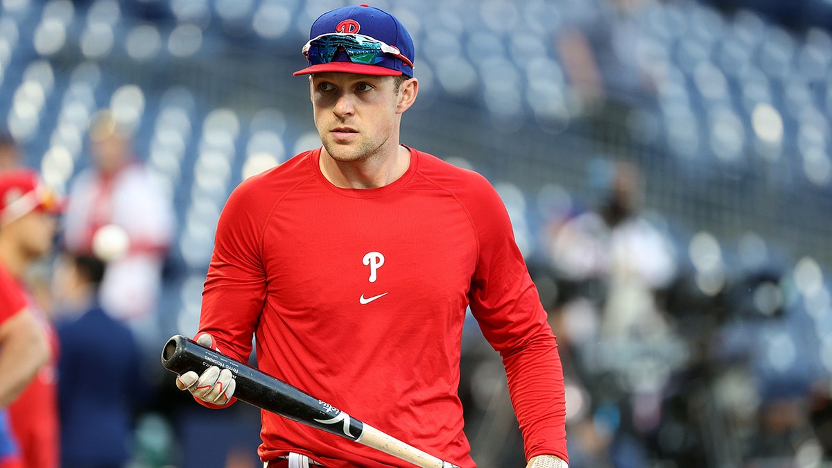 Rhys Hoskins carted off field following seemingly serious injury