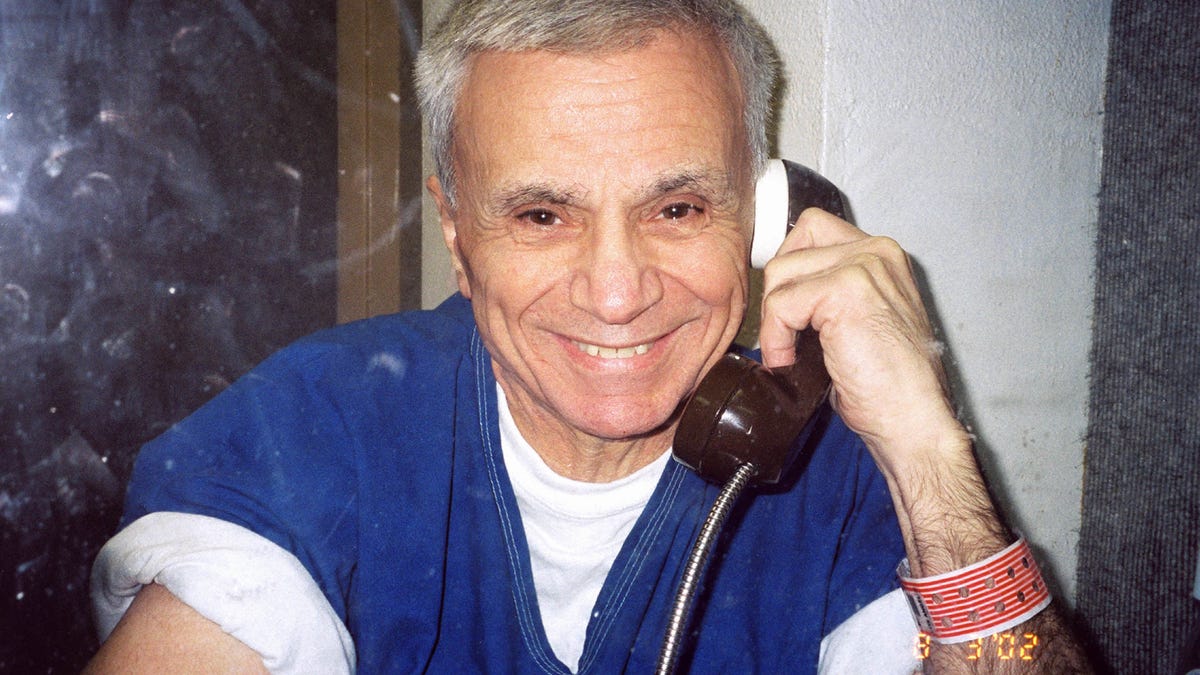 Robert Blake wears blue jail jumpsuit in Los Angeles