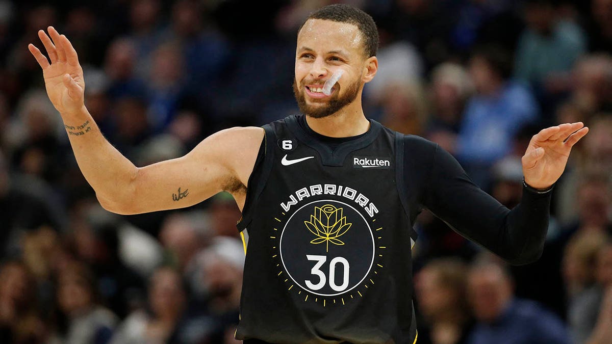 Steph Curry vs the T'Wolves