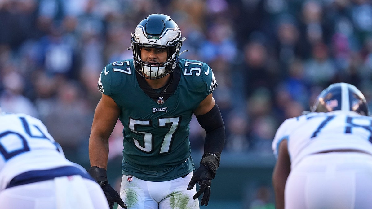 NFL free agency: Eagles' T.J. Edwards to sign three-year deal with