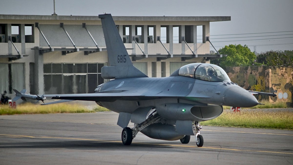 Taiwan air force base plane