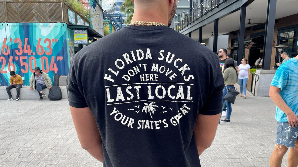 T-shirt in Tampa
