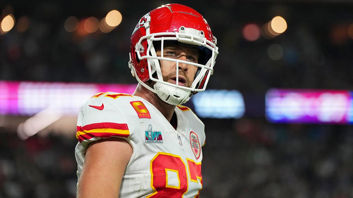 Travis Kelce vs the Eagles