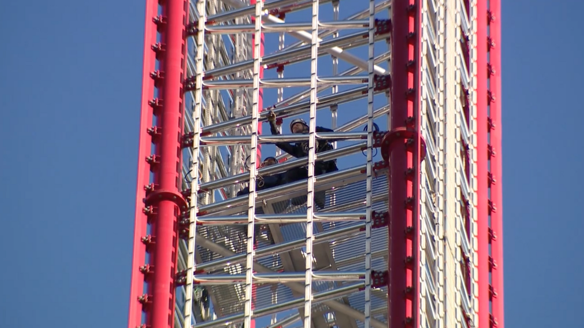 Orlando FreeFall: Crews work to dismantle 400-foot ride nearly one year ...