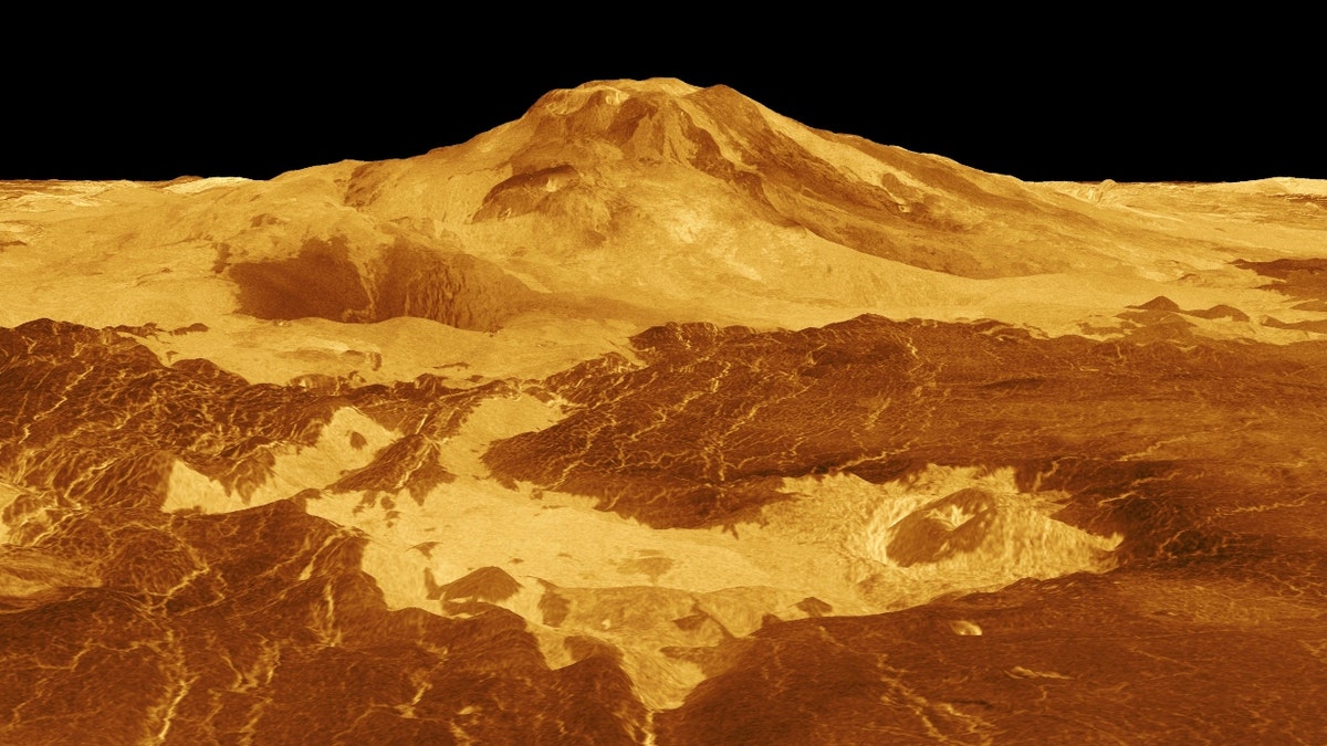 A 3D view of Maat Mons