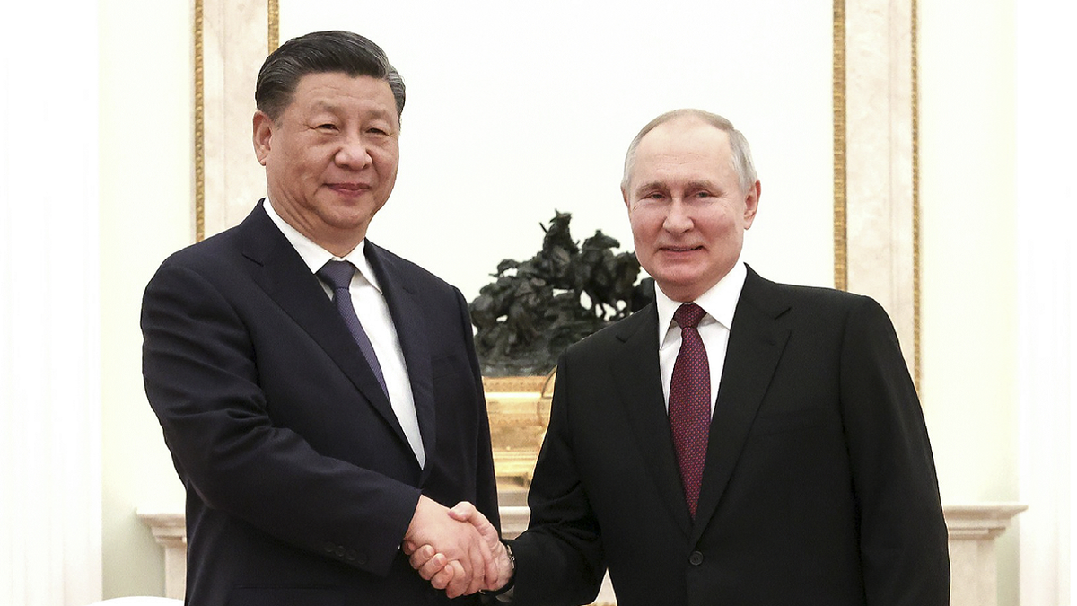 Chinese president Xi Jinping meets with Vladimir Putin