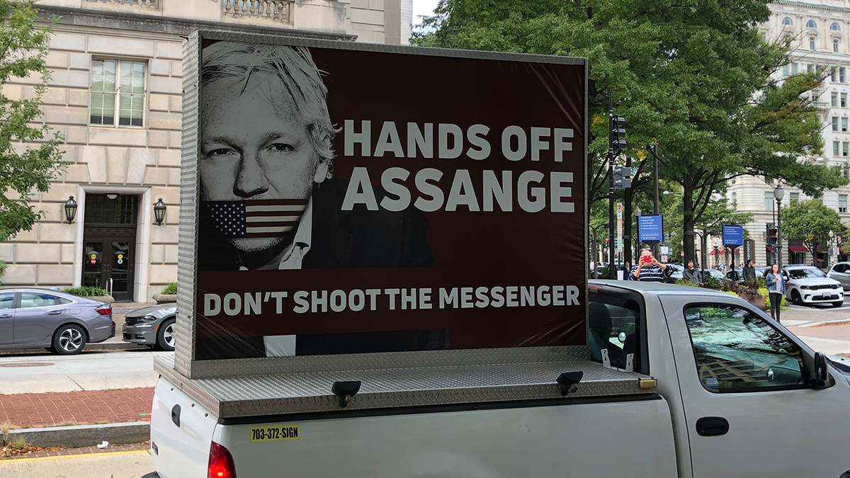 Julian Assange sign