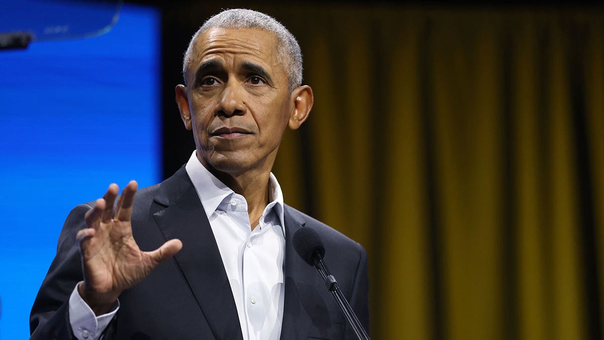 Barack Obama Dives Into Next Week S Crucial Elections In Virginia A   Barack Obama 