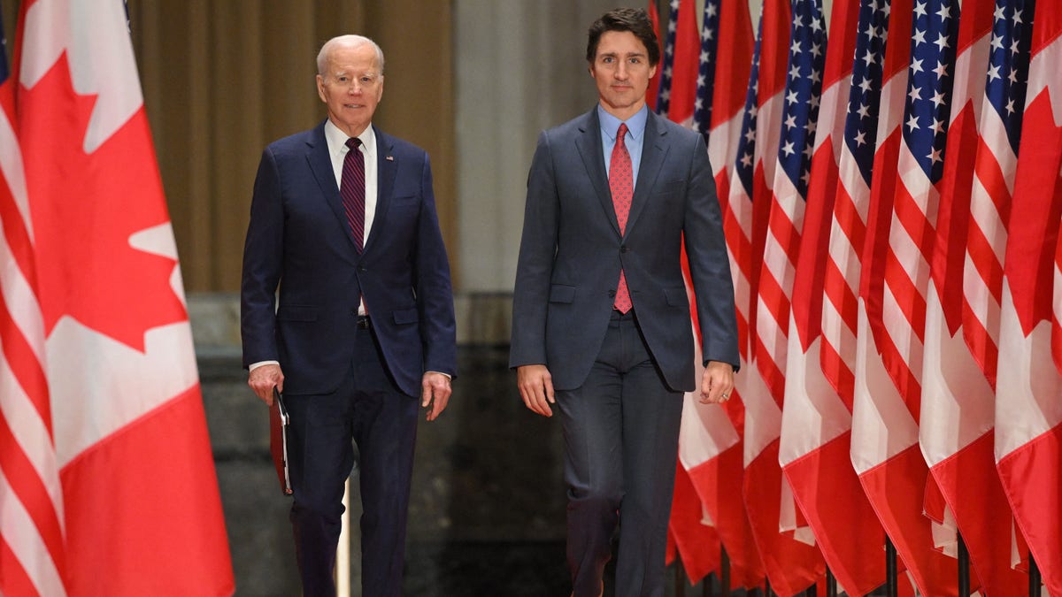Biden & Trudeau walking together