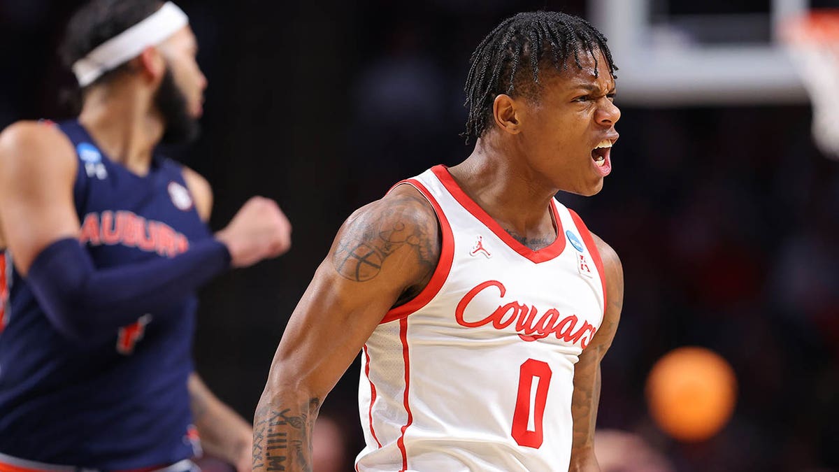 Houston’s dominant second half over Auburn propels Cougars to Sweet 16