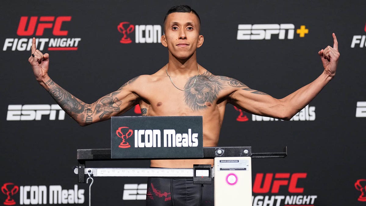 UFC fighter comes out as bisexual after sexual video with another male leaks: ‘This f-cking sucks’