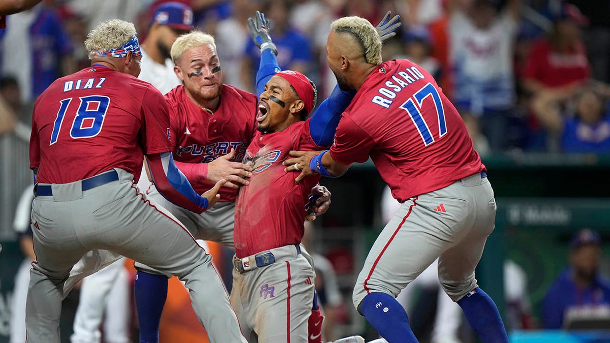 Puerto Rico's Francisco Lindor Joins an Exclusive Home Run