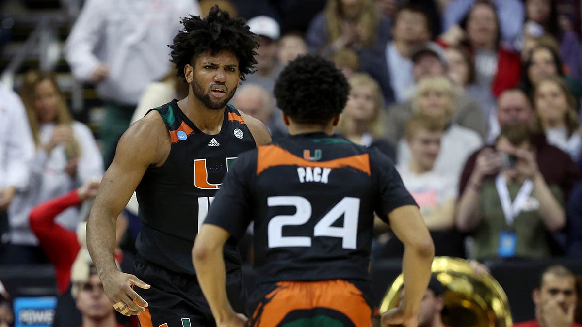 Miami upsets Houston to advance to Elite 8, no more No. 1 seeds remain in March Madness