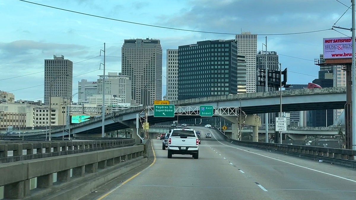 I-10 leading into New Orleans