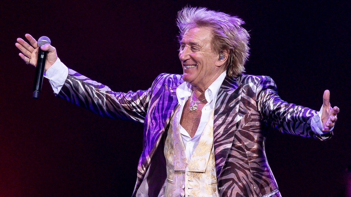 Rod Stewart performing