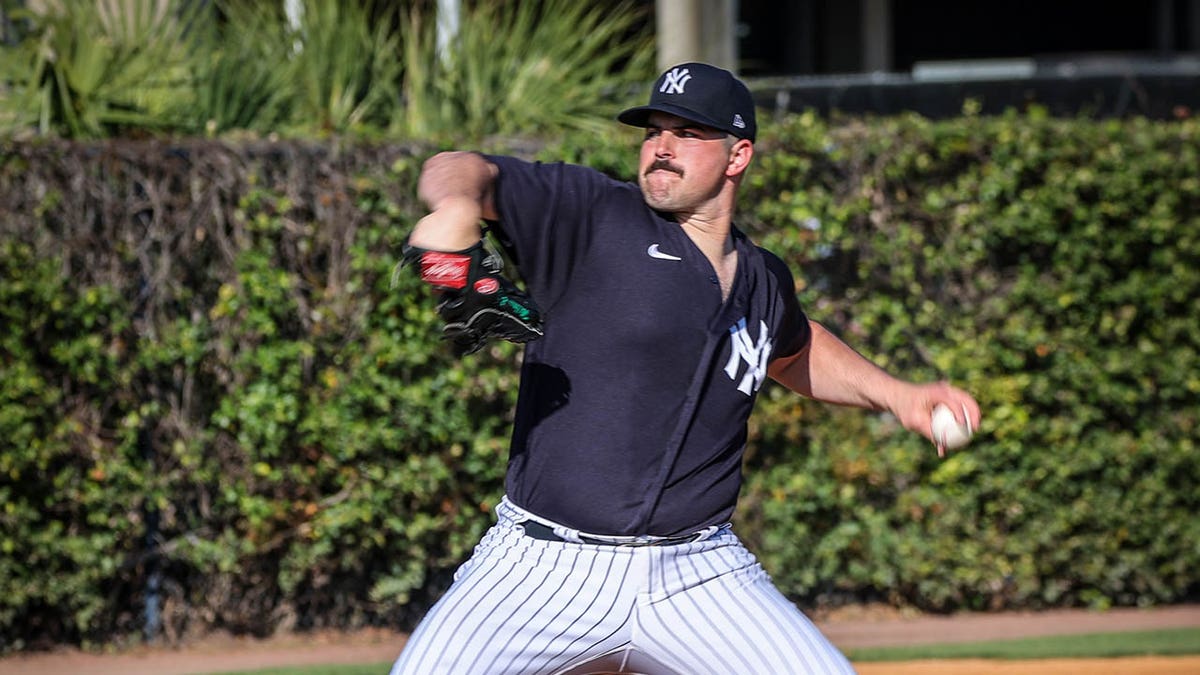 Carlos Rodon throwing in spring